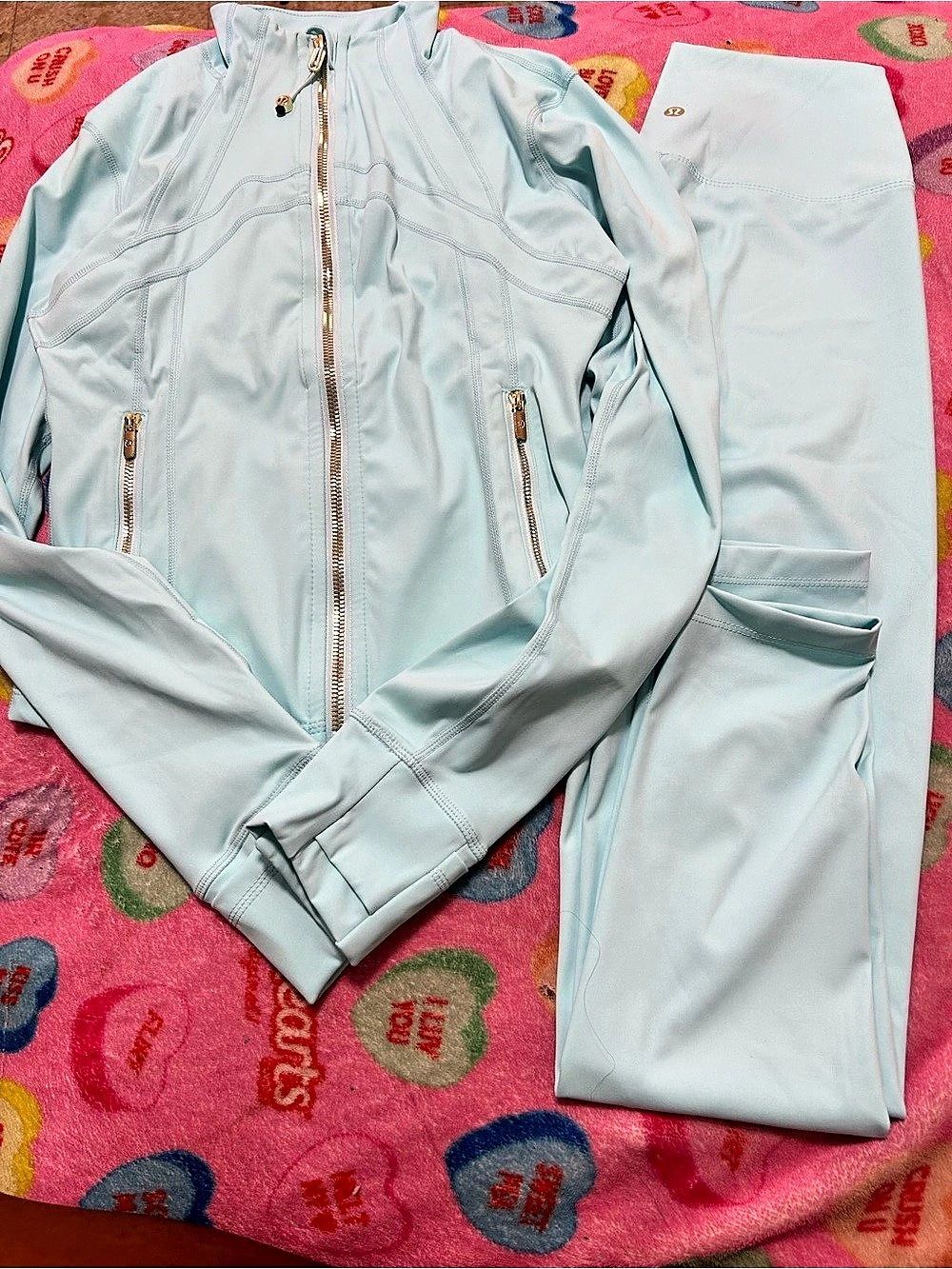 Blue Lululemon cropped define nulu women set